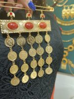 سنجاق زیر گلو کتیبه ای عقیق قرمز/برند روح گندم/طرح طلا/لاکچری/دستساز - تصویر 3