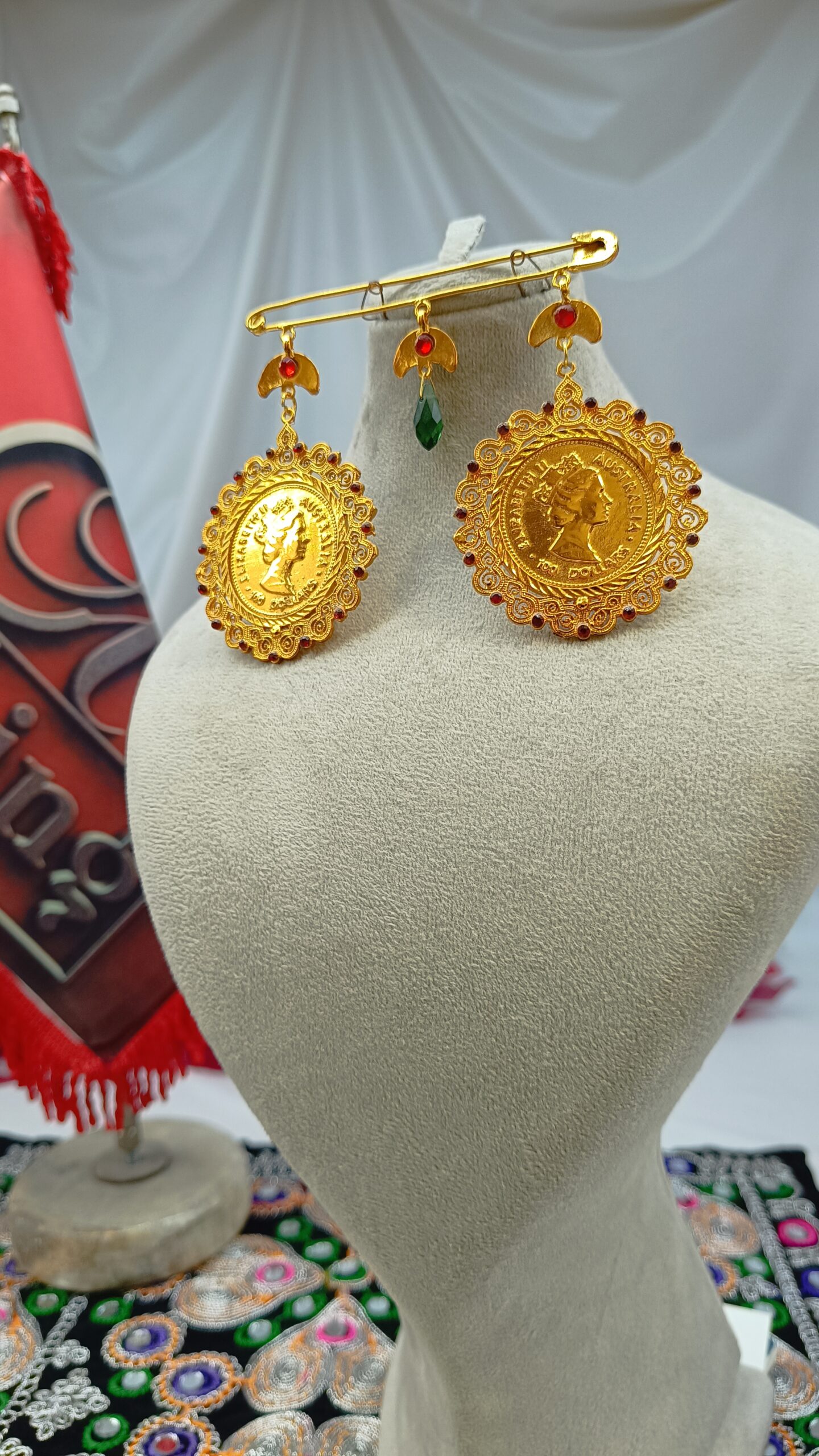 سنجاق زیر گلو ترانه/عروسی/طرح طلا/لاکچری/دستساز