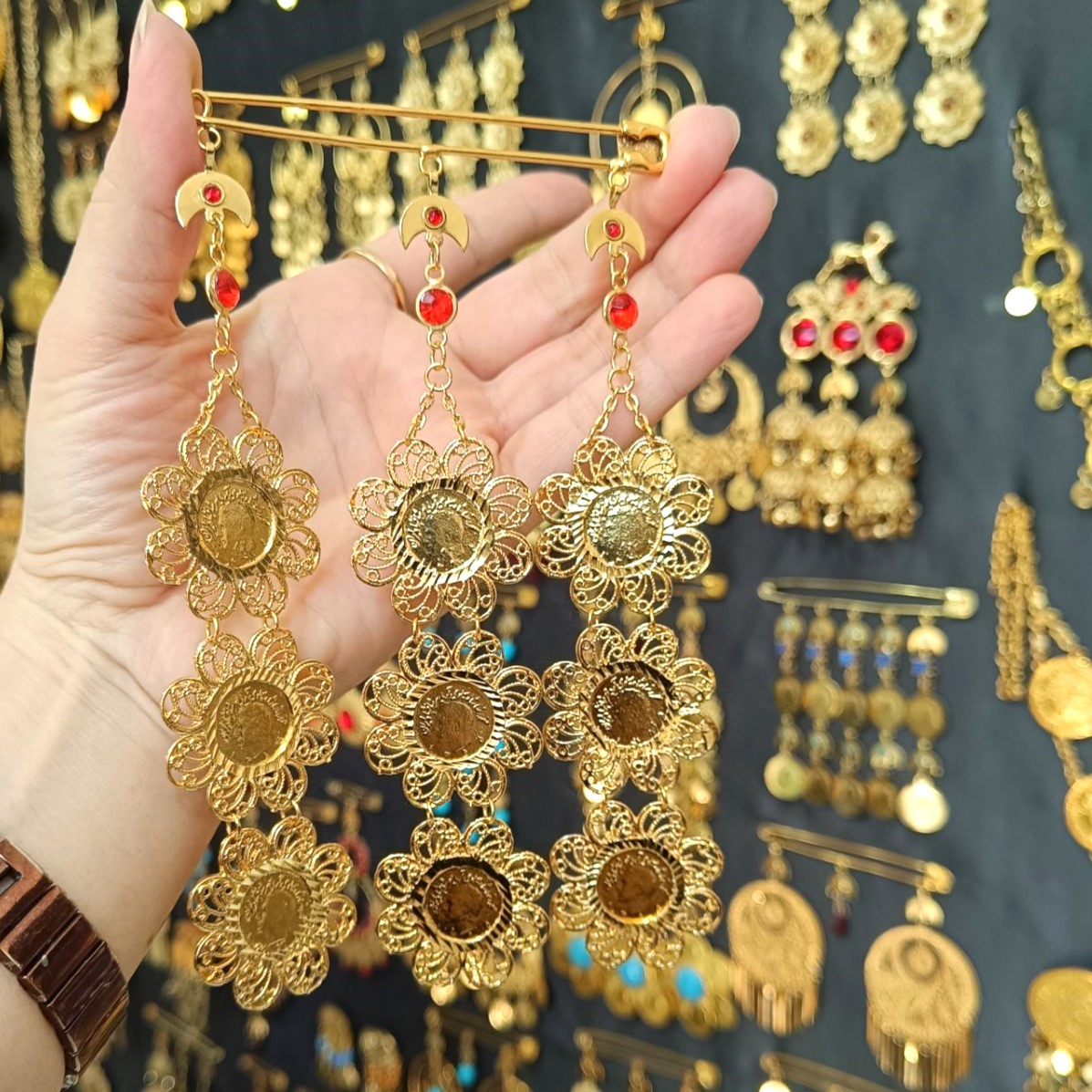 گلهاا سنجاق زیر گلو گلها سه پایه/مناسب مراسمات و عروسی/روح گندم - تصویر 1