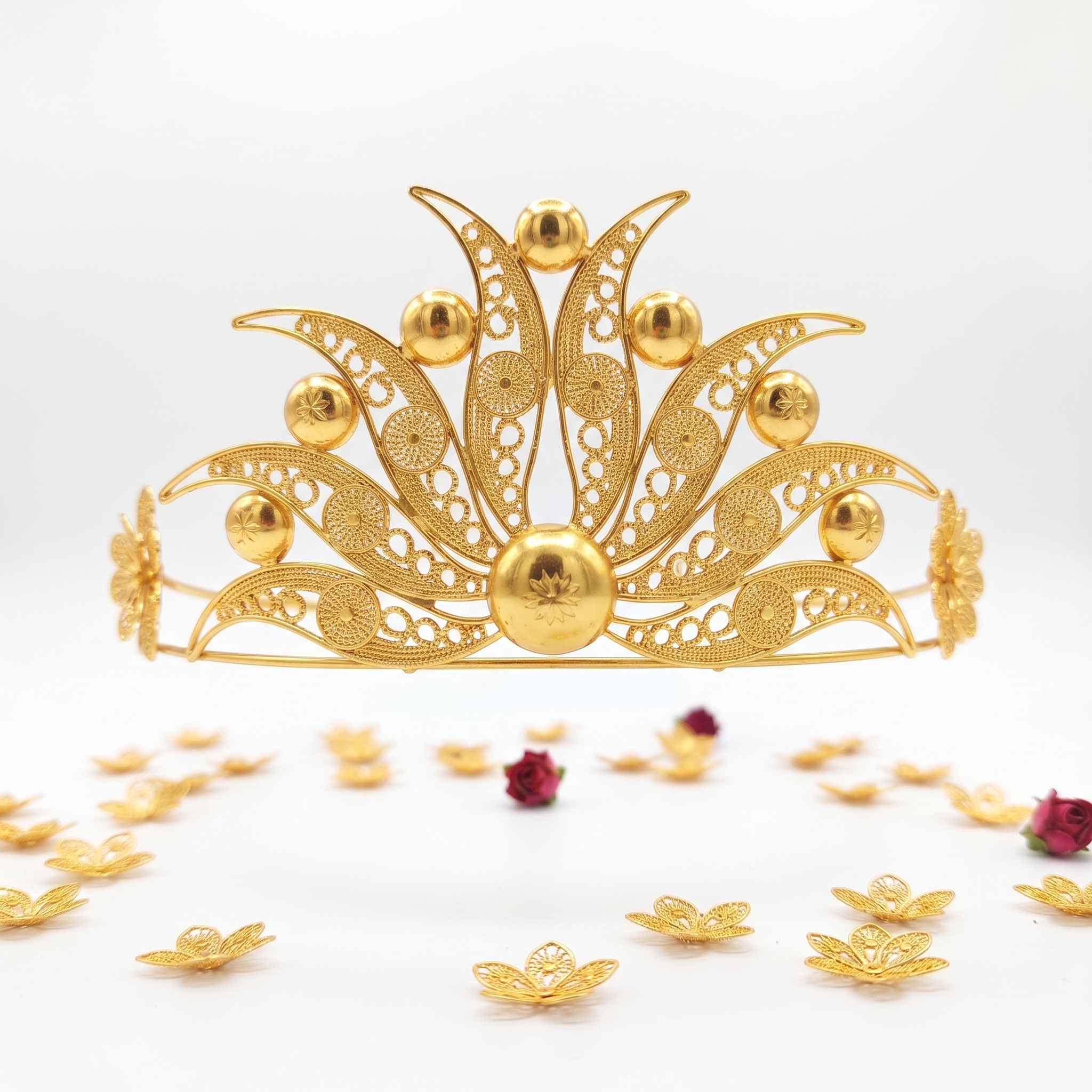 Crown_hovering_in_air_white_202607281300 تاج پرنسس طرح طلا |مناسب مجالس | روح گندم - تصویر 1